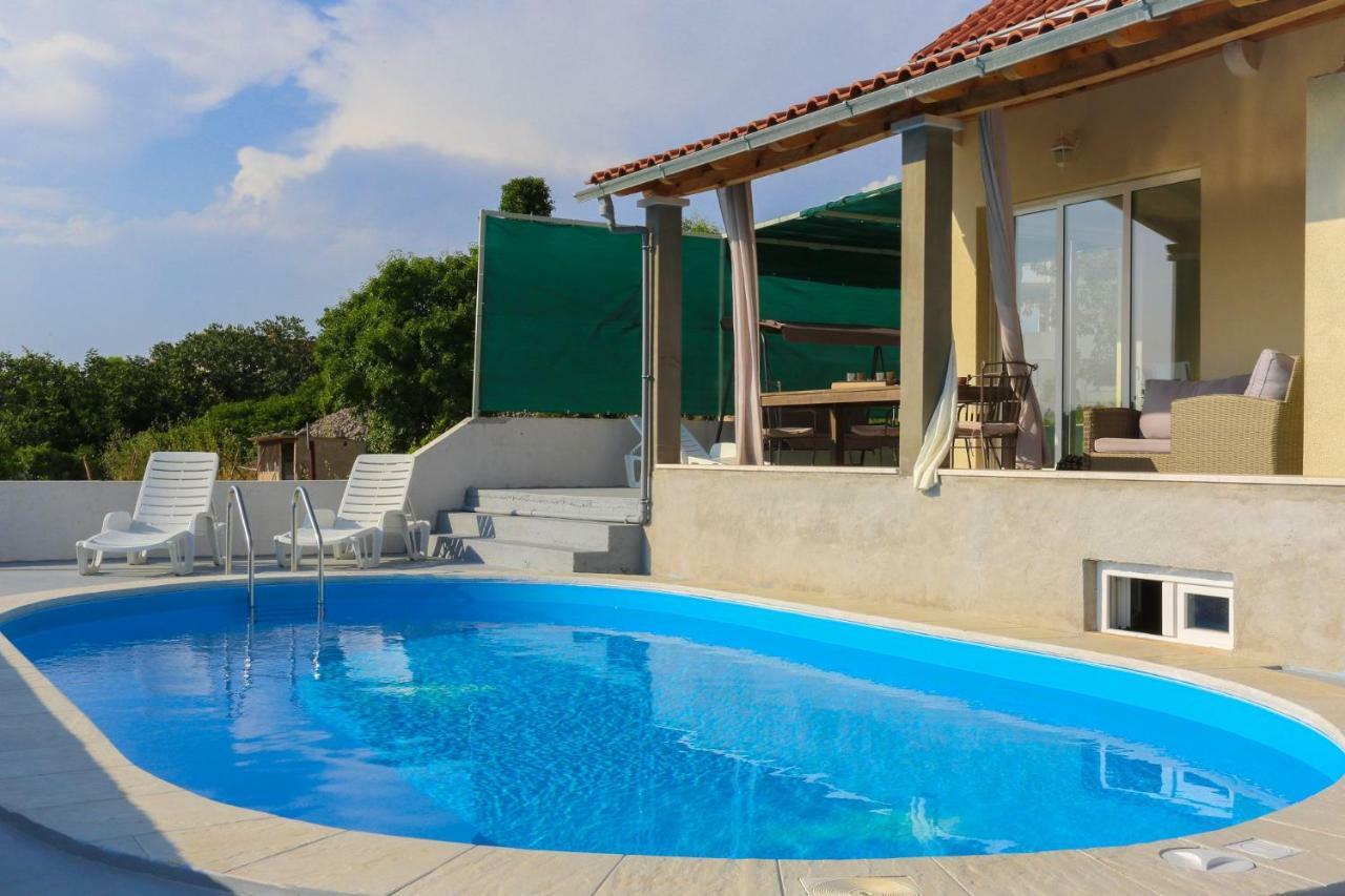 Villa Baras Garden - House With Pool Mirce Εξωτερικό φωτογραφία
