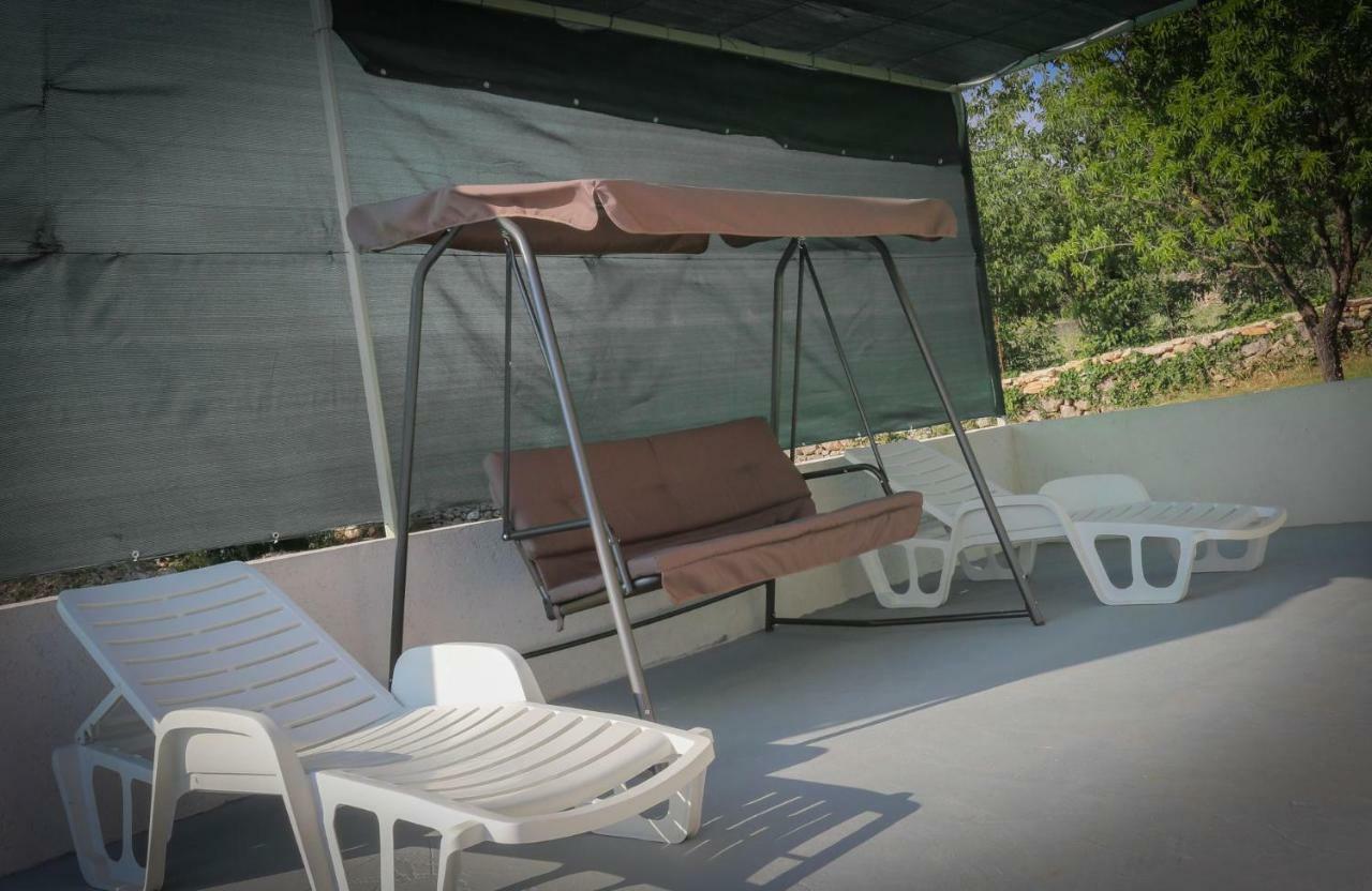 Villa Baras Garden - House With Pool Mirce Εξωτερικό φωτογραφία