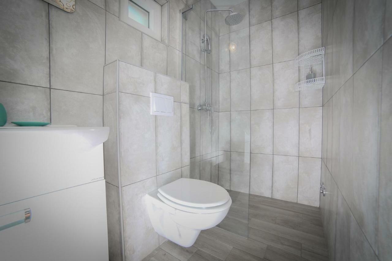 Villa Baras Garden - House With Pool Mirce Εξωτερικό φωτογραφία