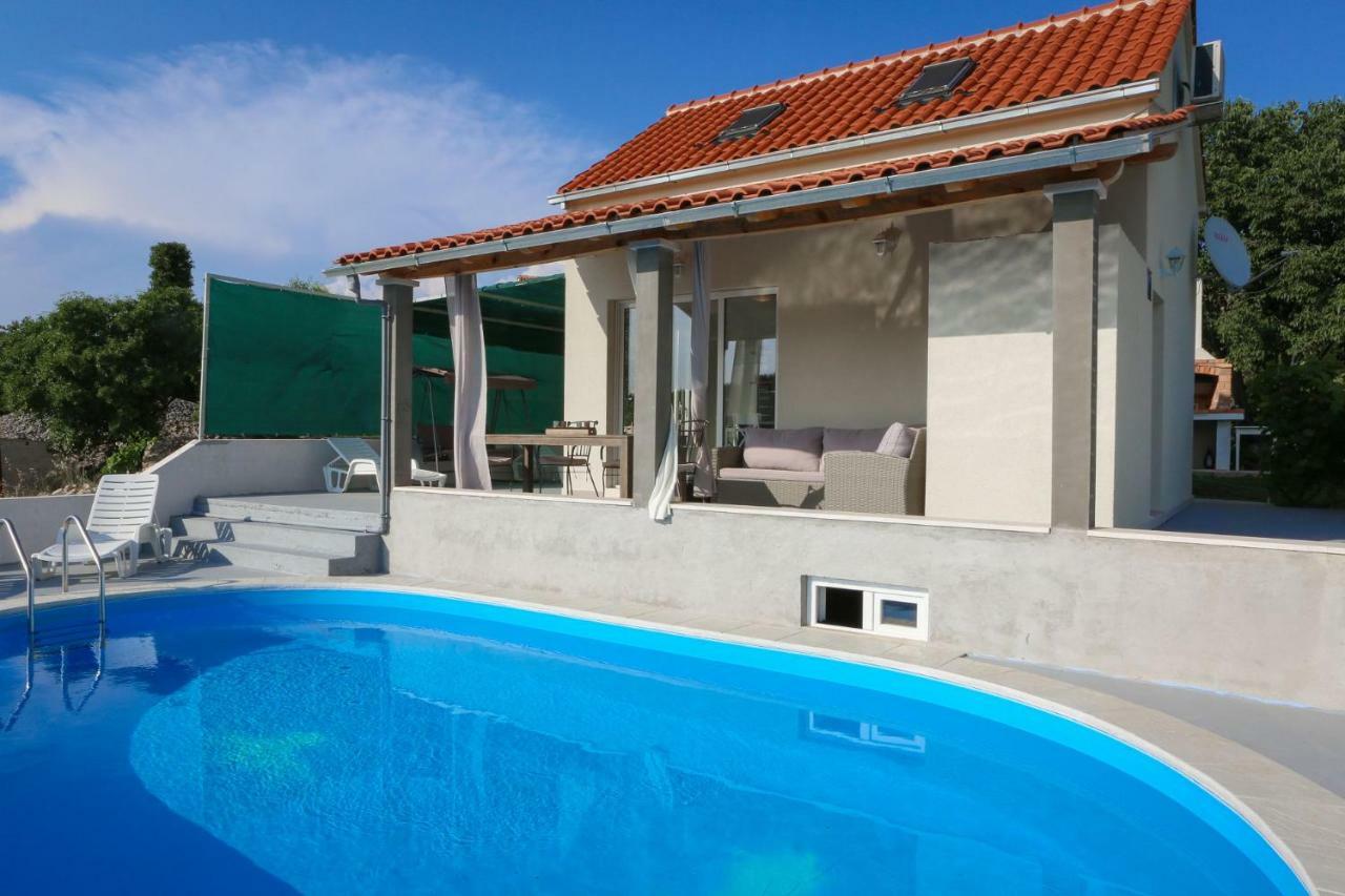 Villa Baras Garden - House With Pool Mirce Εξωτερικό φωτογραφία