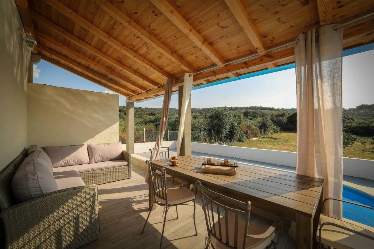 Villa Baras Garden - House With Pool Mirce Εξωτερικό φωτογραφία